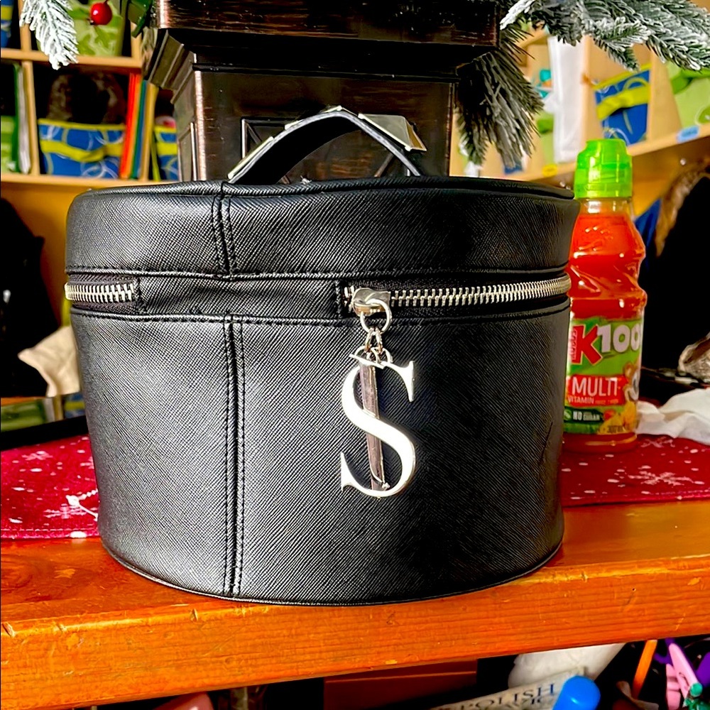 Stylish Black Leather women bag, X- L size